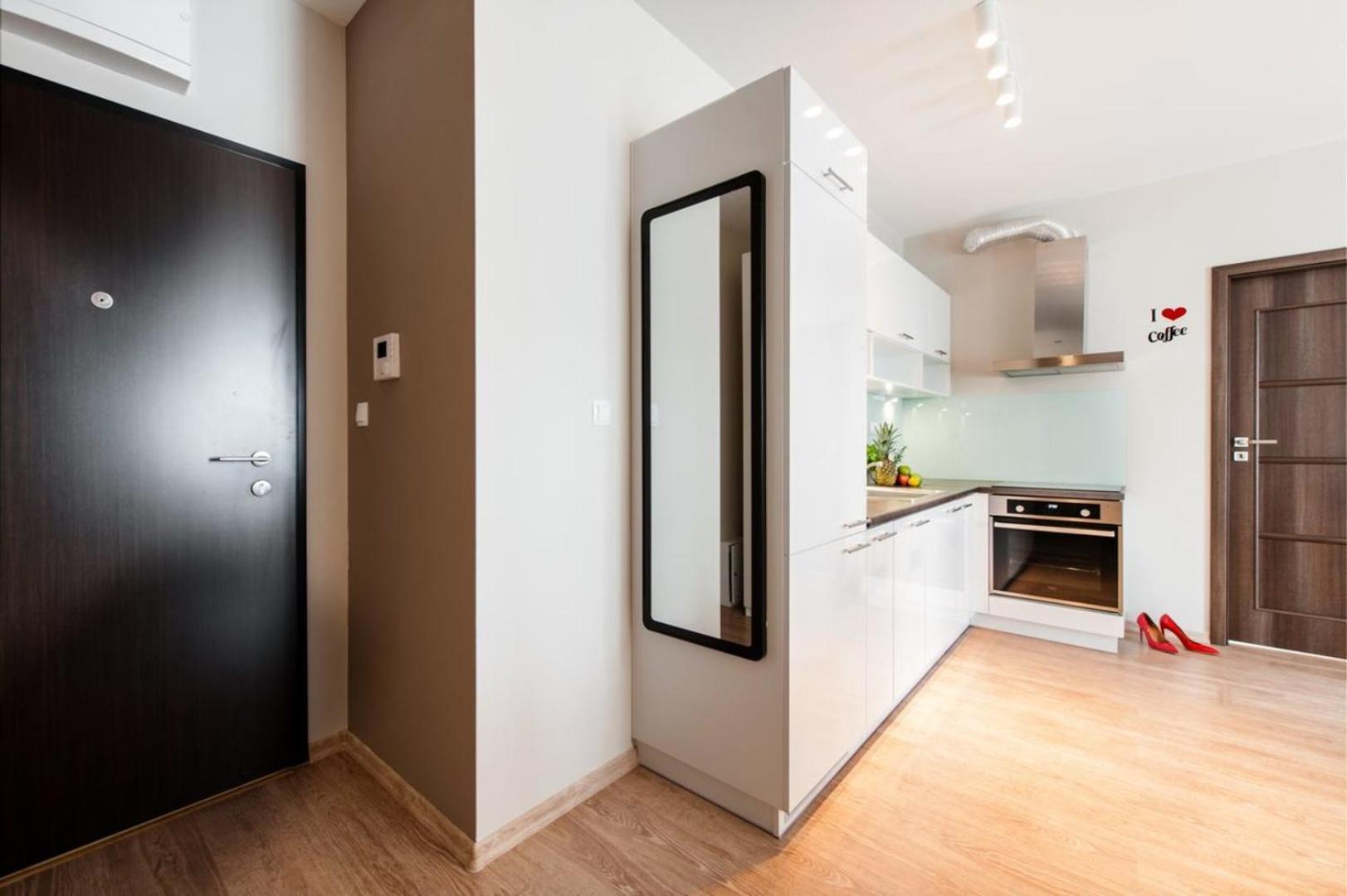 Apartment Superapart Jana Kazimierza 127 Secluded Urban Hideaway With Modern Comforts Warschau